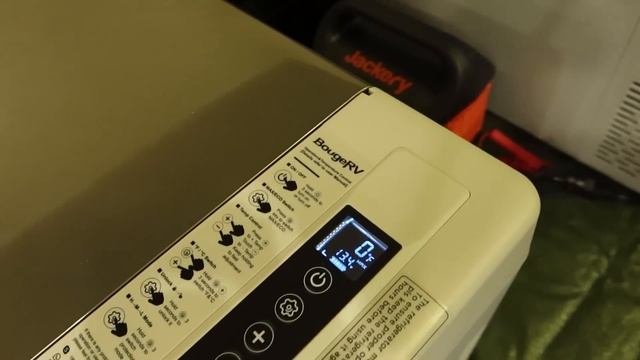 DIRT CHEAP BougeRV 23 | 30 Quart 12v Compressor Refrigerator Freezer Review смотреть онлайн