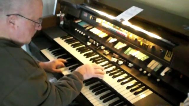 Mike Reed plays "Music Box Dancer" on the Hammond Organ смотреть онлайн