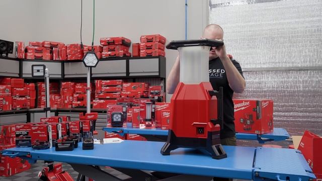 Milwaukee Cordless Unboxing: M18 Lights смотреть онлайн