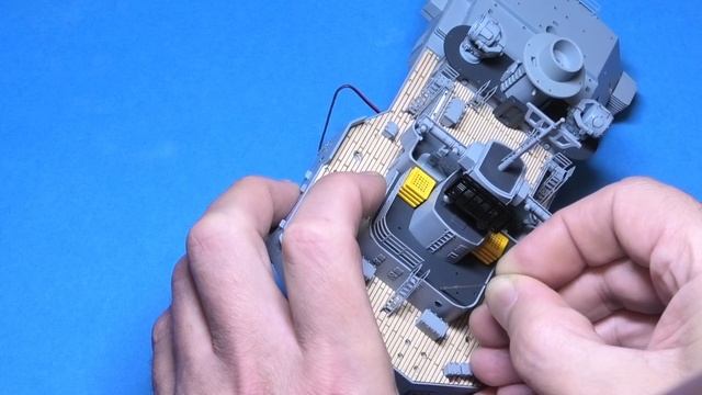 Hachette - Build The Battleship Bismarck 1/200 ( Part 100 ) смотреть онлайн