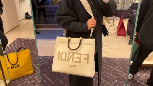 Первый влог: прогулка по Милану, примерка в Fendi и презентация Bottega Veneta