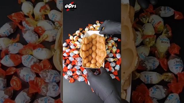 Kinderschoko Bons White Black Bubblewaffle Nutella #kinderschoko #nutella #oopsfruit #bubblewaffles