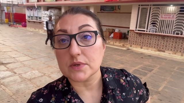 India??Поездка в храм!?Местный колорит!✅Уличная еда!? смотреть онлайн