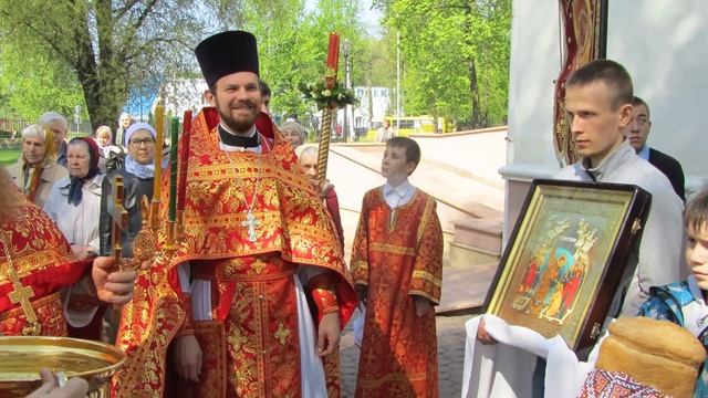 Служба в храме мч. Виктора. Пасхальня седмица смотреть онлайн