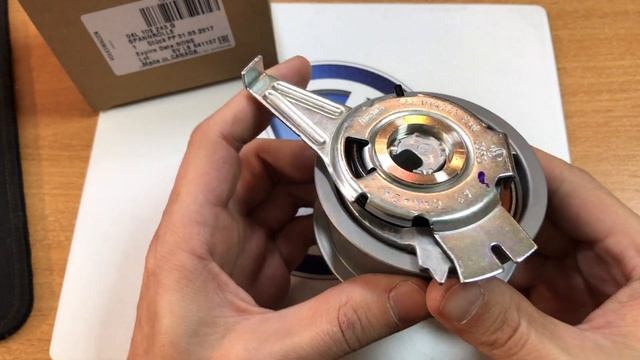 04L109243G Натяжной ролик ремня ГРМ VW, Skoda, Audi, Seat смотреть онлайн