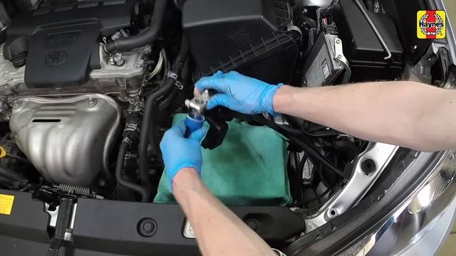 How to Replace the battery on the Toyota RAV4 2013 to 2018 смотреть онлайн