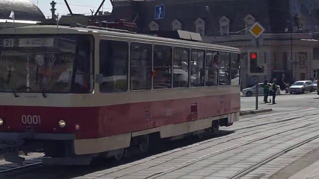 Площадь Павелецкого вокзала, 21 апреля 2018. Трамваи в 11:23. смотреть онлайн