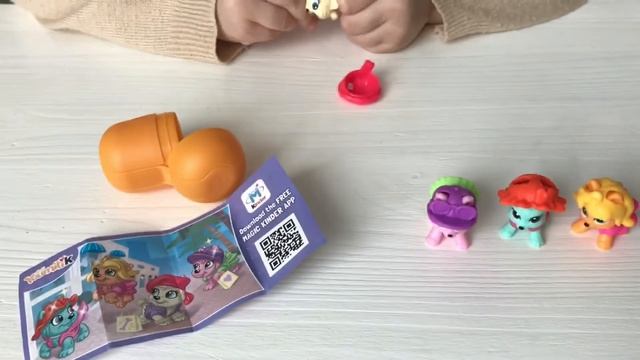 Киндер сюрпризы серии Youmitik, собачки на шопинге. смотреть онлайн