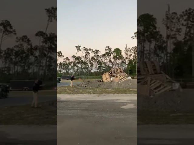 когда в котловане, например, скопился метан