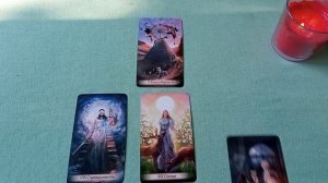 Чем сейчас занят загаданный вами человек. #таро  #расклад #гадание