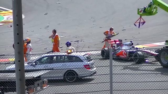 Formula 1 Crash at Belgium Grand Prix 2012 смотреть онлайн