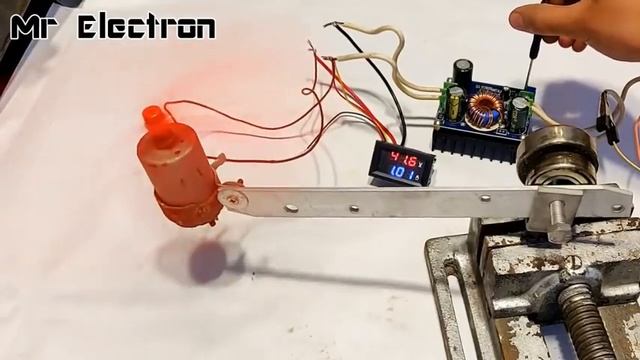 20 Awesome Lifehacks with Microwave Transformer and DC Motor смотреть онлайн