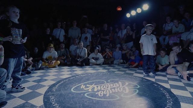 BABY 1x1 ↔ Smile Devil vs Петелька ↔ 1'16 ↔ COMBONATION x4 #combonationX4 смотреть онлайн