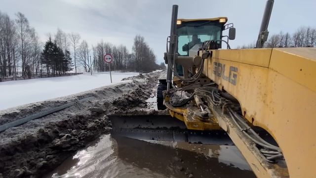 Последняя уборка снега в этом году? смотреть онлайн