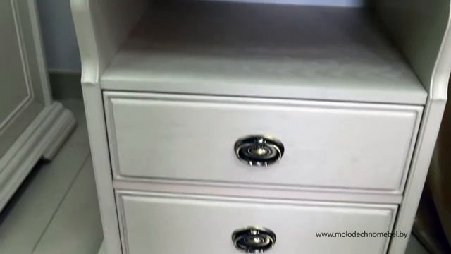 Современная спальня в классическом стиле из массива дуба "Лика" смотреть онлайн