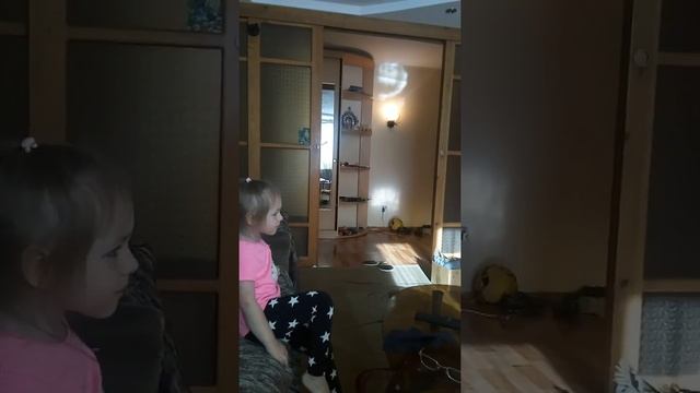 Фортнайт танцы дети танцуют в кастрюлях смотреть онлайн