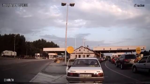 Tompa határátkelő смотреть онлайн