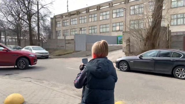 Нашли АНГАР ВЛАДА А4! Увидели А4, Глента, Кобякова! Лимузин А4?! Адрес *Не кликбейт!* смотреть онлайн