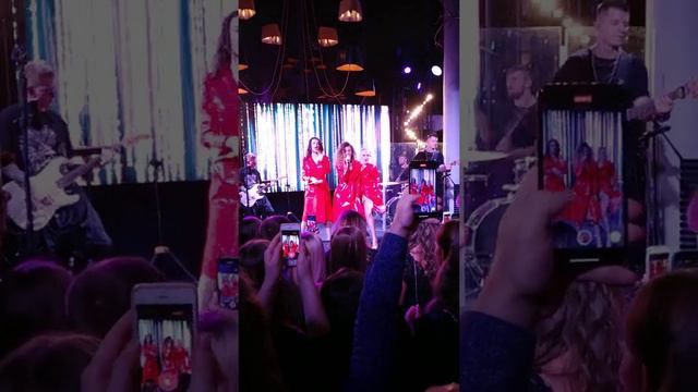 ВИА Гра разделась на сцене. 01.01.2020 смотреть онлайн