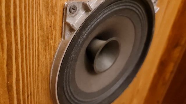 Kenwood DPF-7002 против Victor XP-DA1000, дополнительный тест ЦАПов смотреть онлайн