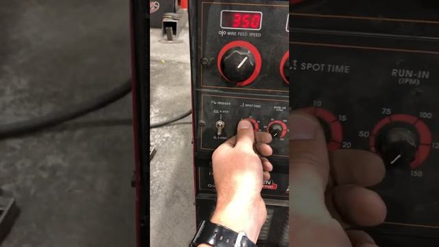 How to set up the Lincoln Power MIG 255 смотреть онлайн