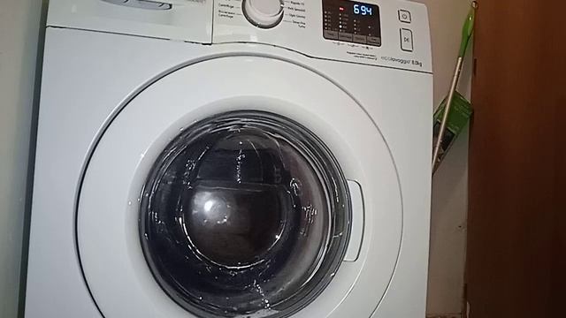 Samsung WF80F5E0W4W unbalanced banging sudslock and struggling service mode spins смотреть онлайн