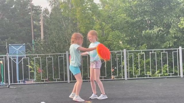 сегодня бяло шоу талантов кстати мы танцевали под песню бумбая? могу выложить видео с репитиций смотреть онлайн