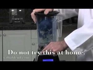 Will It Blend. - Hockey Pucks (по версии Кураж-Бамбей)