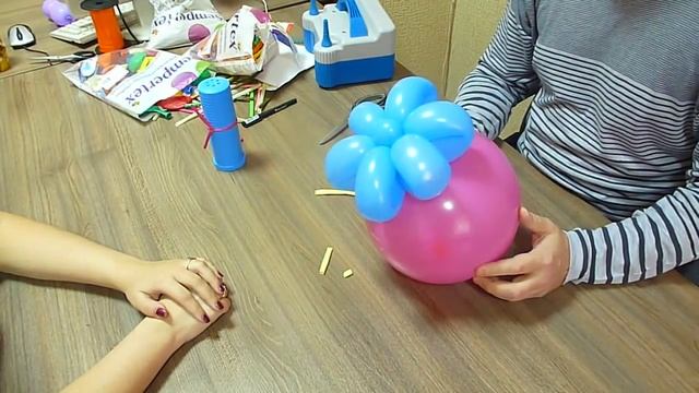 Беседы о воздушных шарах. № 6: Привязывание шаров за пуговицы смотреть онлайн