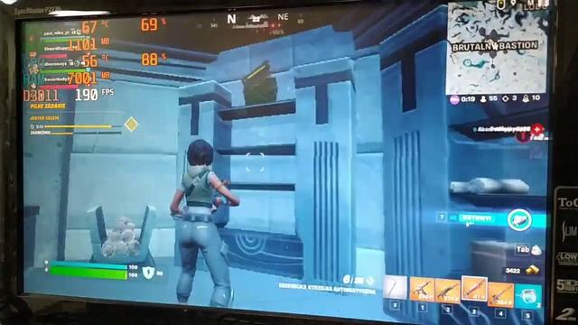 XEON E3-1225 V2 16GB QUADRO 4000 - LOWEST SETTINGS 720P - GTA V, FORTNITE, CS GO, DOTA 2, LOL смотреть онлайн