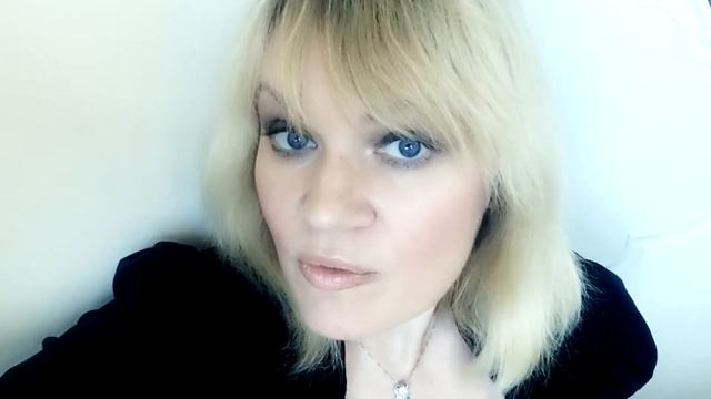 Алена Воробьева - Ты мне можешь поклясться на Библии и на Коране - Стихи смотреть онлайн