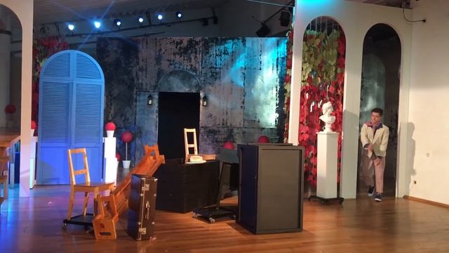 Премьерный поклон спектакля “Слуга двух господ» режиссёр Константин Мишин. смотреть онлайн