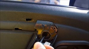 Снятие обшивки двери Renault Logan Рено Логан