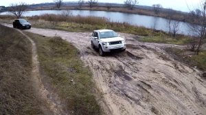 BMW X6 VS Land Rover Freelander 2: бездорожье не для них?