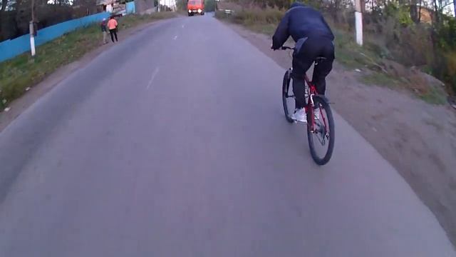 Нереальные гонки утром!!!))) на велике на ак булак смотреть онлайн