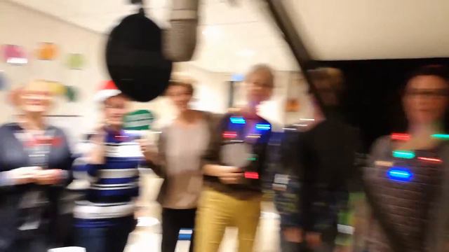 Santa claus is coming to town: Muzikale kerstkaart 2016 van de zangstudio! смотреть онлайн