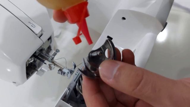 SİNGER BRİLLİANCE 6160 DİKİŞ MAKİNESİ YAĞLAMA VE TEMİZLİKLERİ NASIL YAPILIR?DİKKATEDİLMESİGEREKENLE смотреть онлайн