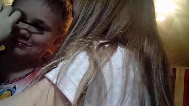 Я делаю макияж брату смотреть онлайн