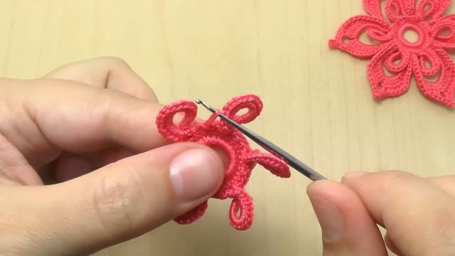 ЦВЕТОК крючком с объемной серединкой Flower for Irish lace - How to crochet flower смотреть онлайн