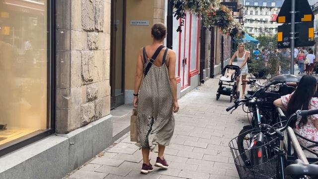 Summer street fashion in Stockholm/ Stylish and fashionable clothes смотреть онлайн
