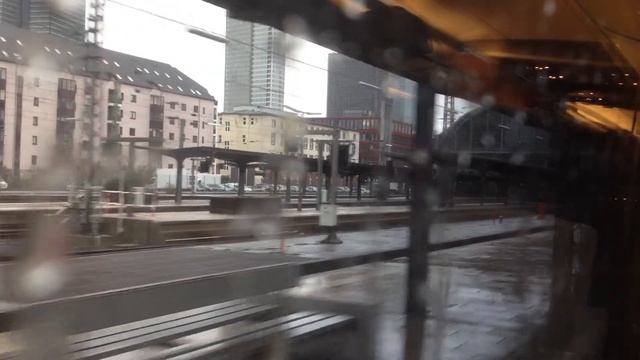 Einfahrt in Frankfurt Hauptbahnhof смотреть онлайн