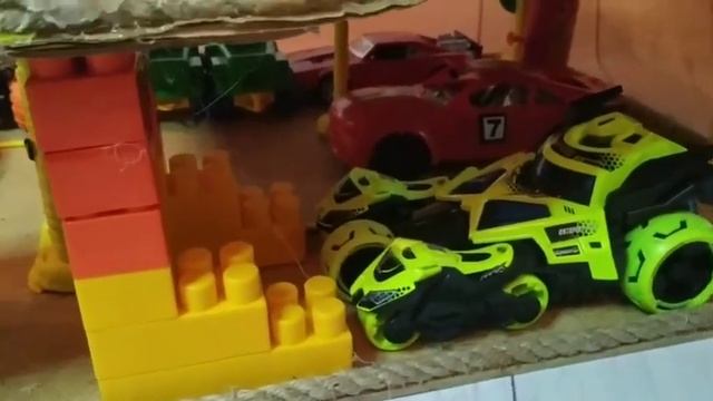 Гараж для детских машинок смотреть онлайн