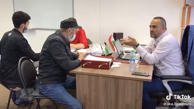 ОДАМИ МАЮБ ПОТПИСАТСА КУНЕД БА ХОТИРИ АКАИ ИЗАД АМОН смотреть онлайн