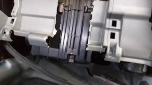 Nissan Micra K11 2000 - replace interior (cabin) pollen filter (located behind glove box)