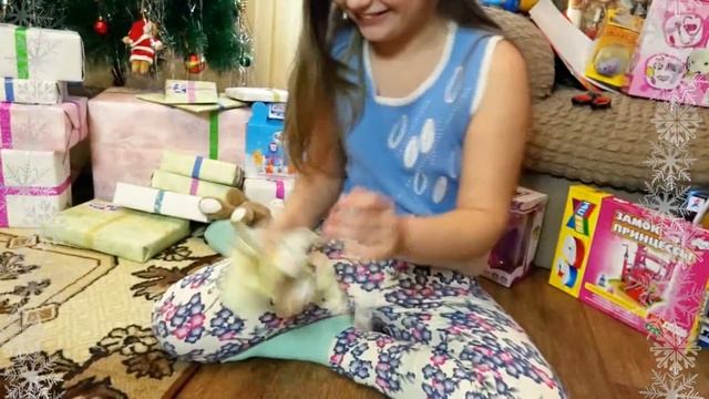 Подарки под ёлочкой для Виталины и Виталички. Щедрый дедушка Мороз. Новый год 2017. смотреть онлайн