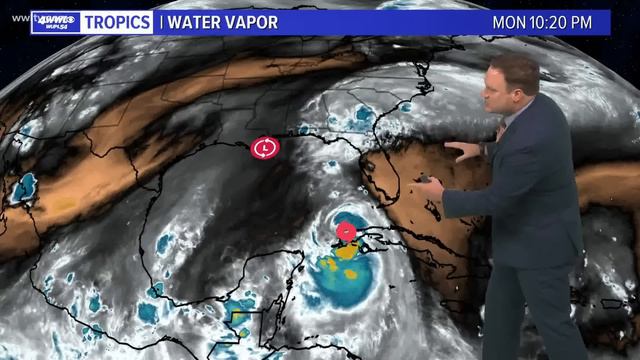 10 PM Update: Tropical Storm Laura enters Gulf of Mexico; Marco downgraded to Tropical Depression смотреть онлайн