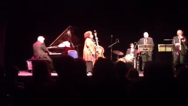 Cleo Laine singing Fine and Mellow at the Radlett Theatre - 3 February 2013 смотреть онлайн