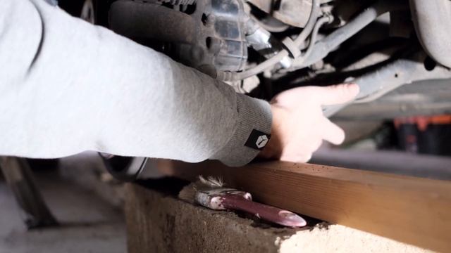 Замена пневмобаллона Audi A6 C6. Ремонт пневмоподвески, своими руками. Repair Rear Air Spring.