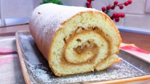 Бисквитный рулет с яблочной начинкой. Выпекаю сразу с начинкой. Sponge roll with apples.