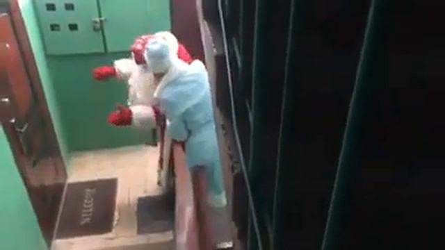 ПЯНЫЙ ДЕД МОРОЗ БЫЛ ГОД НАЗАД